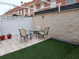 Unifamiliar Pareada En venta en Loeches photo 0