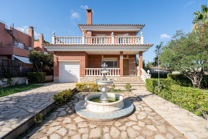 Encantadora Casa en Mont-Roig del Camp photo 0