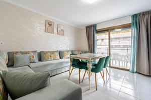 Acogedor piso en La Pineda con vistas al mar photo 0