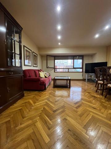 Piso en Calle Alloza photo 0