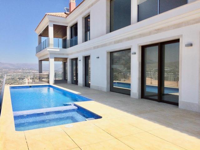 VILLA DE LUJO EN VENTA EN BENIDORM photo 0