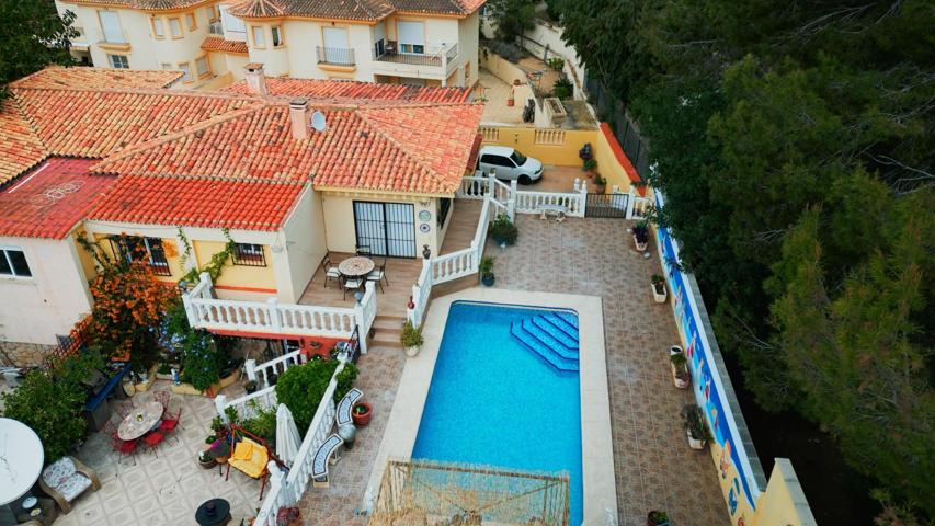 SE VENDE MARAVILLOSA CASA INDEPENDIENTE EN ALBIR photo 0