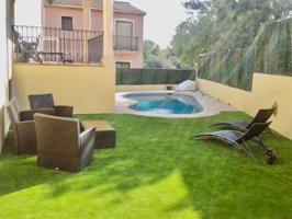 SE VENDE CHALET DE 4 HABITACIONES CON PISCINA PRIVADA photo 0