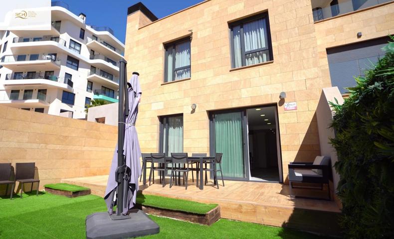 DUPLEX DE LUJO CON 4 HABITACIONES EN PRIMERA LINEA DEL MAR CERCA DE BENIDORM photo 0