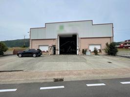 Nave industrial en alquiler en Vimianzo - 500 m² con oficinas y parking photo 0