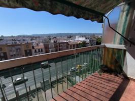 Gran oportunidad de inversión: piso en la zona de Derecho y de la Rivera con fabulosas vistas photo 0