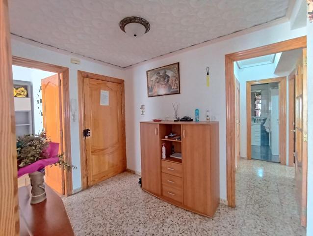 ¡Acogedor piso en venta en La Pobla de Vallbona! photo 0