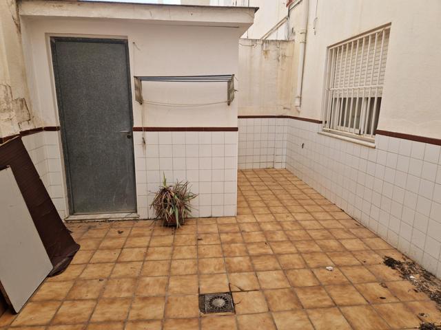 Piso-bajo exterior en La Pobla de Vallbona. photo 0