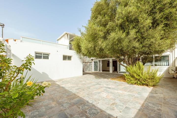 Encantadora casa unifamiliar con amplias terrazas ☀️, garaje 🚗 y zona ajardinada en San Fernando de Maspalomas photo 0