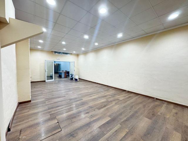 Transforma Tu Sueño: Local Comercial en Teulada con Potencial Residencial photo 0