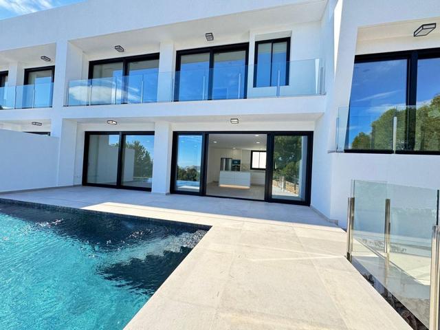 Chalet Pareado en Moraira - La Sabatera: Elegancia, Comodidad y Vistas Panorámicas a 4 km del Mar photo 0