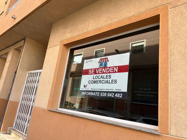 En venta local bajo de 117.20 m², convertible en vivienda en el centro de Teulada. photo 0