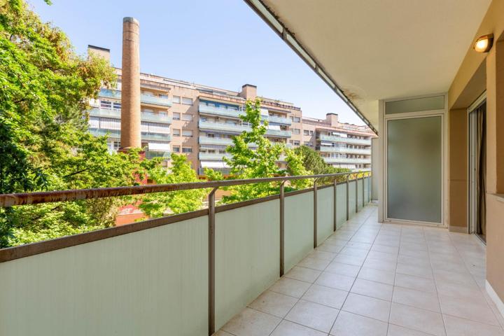 GRAN TERRASSA, ZONA VERDA I PÀRQUING photo 0