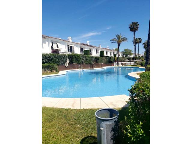 SE VENDE UN PRECIOSO CHALET ADOSADO CON VISTAS AL MAR EN EL ROMPIDO photo 0