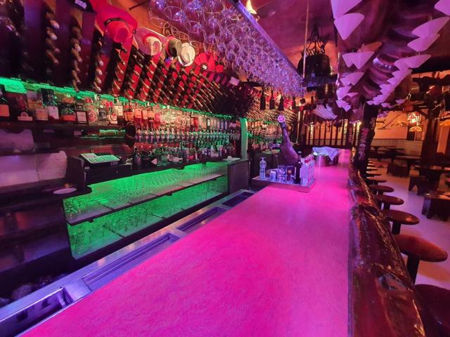 EXCELENTE OPORTUNIDAD DE VENTA DE TABERNA - DISCO EN CALELLA COMPUESTO DE CUATRO EDIFICIOS CON 820M2 photo 0