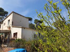 CASA EN VENTA PARA REFORMAR CON GRAN PARCELA EN URBANIZACIÓN LA FLORESTA DE SANT CUGAT DEL VALLES photo 0