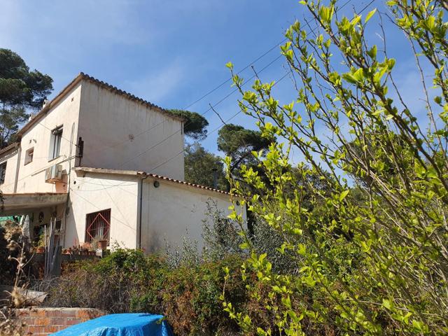 CASA EN VENTA PARA REFORMAR CON GRAN PARCELA EN URBANIZACIÓN LA FLORESTA DE SANT CUGAT DEL VALLES photo 0