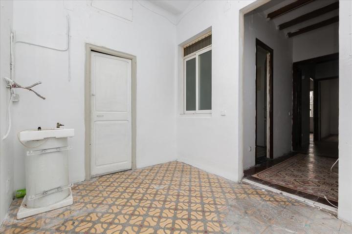 CASA EN VENTA EN EL CENTRO DE ESPLUGUES DE LLOBREGAT photo 0