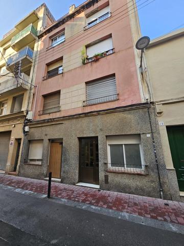 OPORTUNIDAD PISO PARA REFORMAR EN VENTA EN EL CENTRO DE CALELLA , BARCELONA photo 0