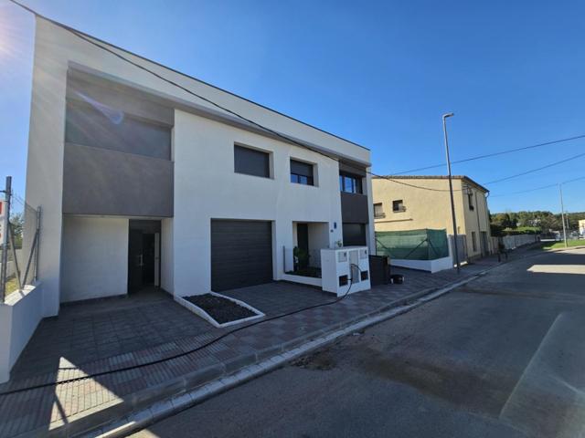 OPORTUNIDAD CASA DE OBRA NUEVA DE 2 PLANTAS EN VENTA EN EL CENTRO DE RIUDARENES , GIRONA photo 0