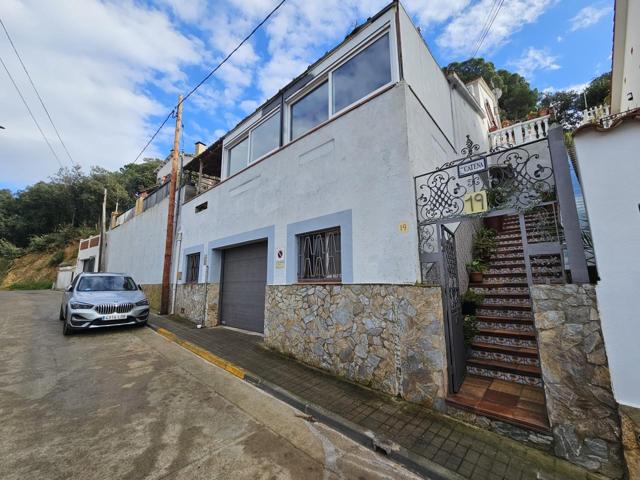 CASA DE 4 PLANTAS EN VENTA EN ARENYS DE MUNT, BARCELONA photo 0