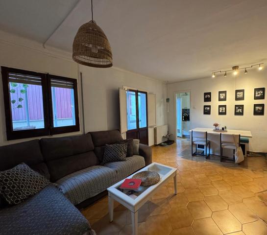 CASA DE 3 PLANTAS EN RENTABILIDAD EN VENTA EN MANRESA photo 0
