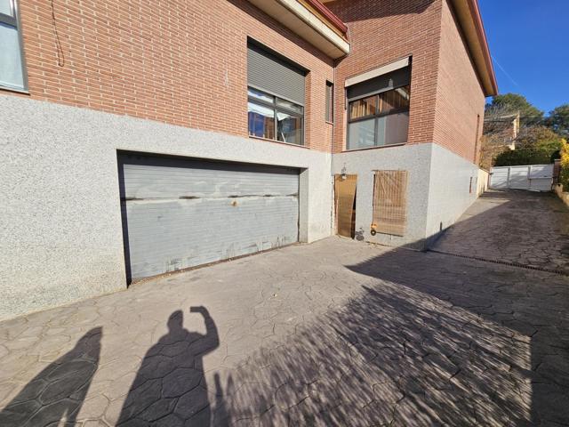 CASA DE 2 PLANTAS CON GARAJE EN VENTA EN SANTA EULALIA DE RONÇANA photo 0