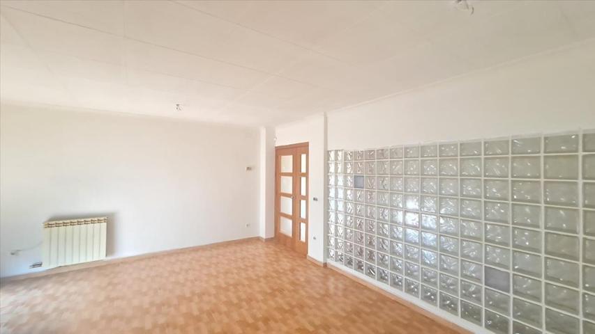 CASA DE 2 PLANTAS CON GARAJE Y JARDÍN EN VENTA EN PALAFOLLS photo 0