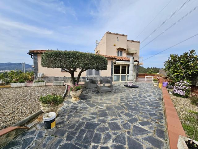 MAGNÍFICA CASA DE 2 PLANTAS CON JARDÍN EN VENTA EN CAN PALET, TERRASA photo 0