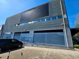 NAVE COMERCIAL CON EXCELENTE RENTABILIDAD EN VENTA EN MONTIGALÀ, BADALONA photo 0