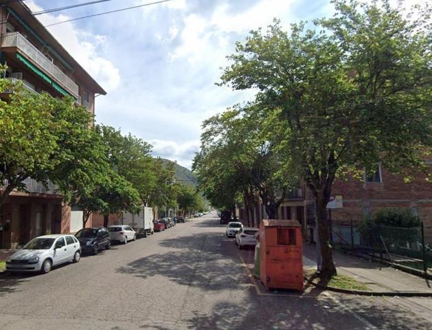 ¡OPORTUNIDAD PARA REFORMAR! PISO EN VENTA EN OLOT, GIRONA photo 0