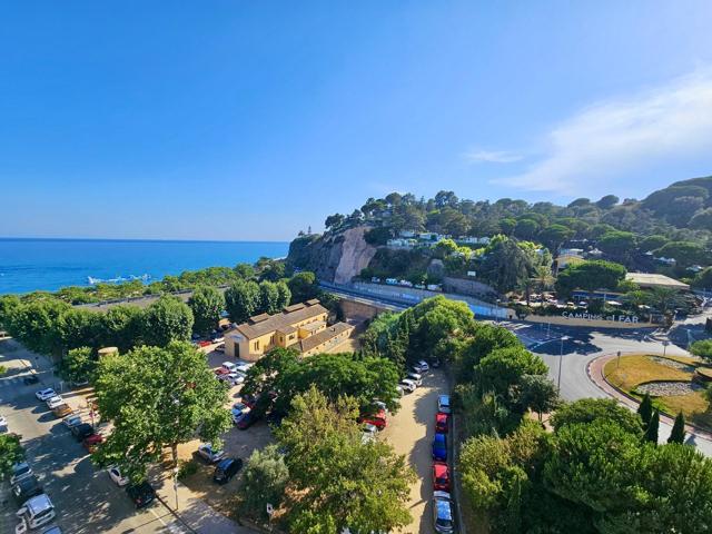 EXCLUSIVO ÁTICO CON ESPECTACULARES VISTAS AL MAR, DOBLE TERRAZA Y SOL TODO EL DÍA EN VENTA EN CALELLA DE MAR, BARCELONA photo 0
