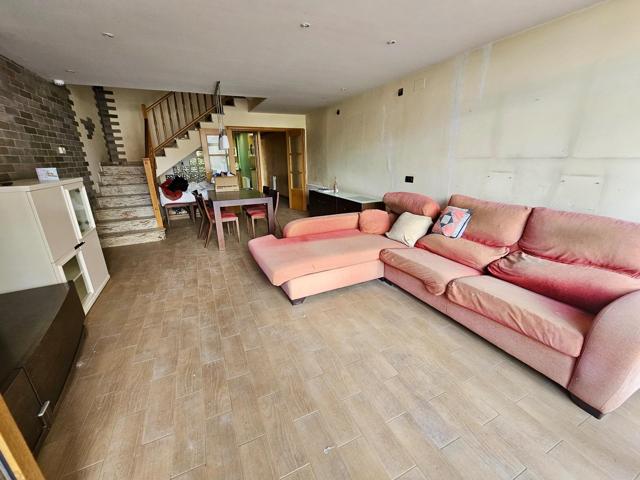 CASA CON GRAN POTENCIAL EN EL CENTRO DE MASQUEFA EN VENTA photo 0