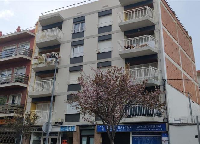 PISO CÉNTRICO PARA REFORMAR A LA VENTA EN ROSES, GIRONA photo 0