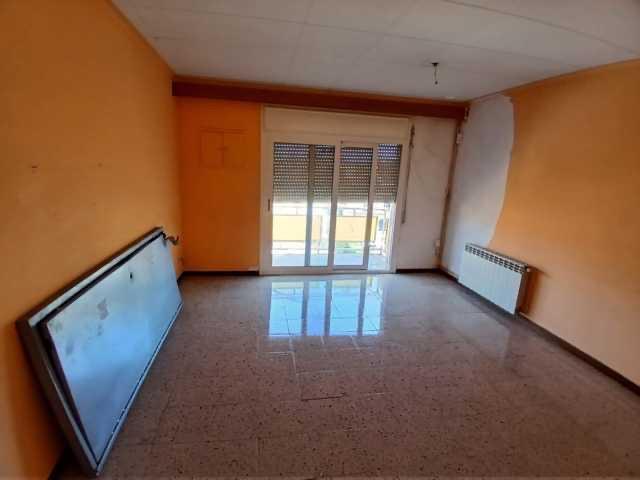 PISO PARA REFORMAR A LA VENTA EN EL MUNICIPIO DE BISBAL D'EMPORDÀ, GIRONA photo 0