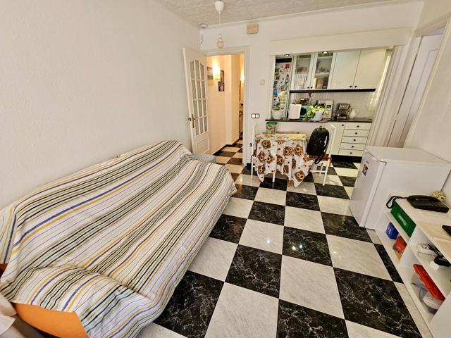 OPORTUNIDAD EN SABADELL: PISO AMUEBLADO DE 3 HABITACIONES CON COCINA AMERICANA Y MUCHA LUZ A LA VENTA photo 0