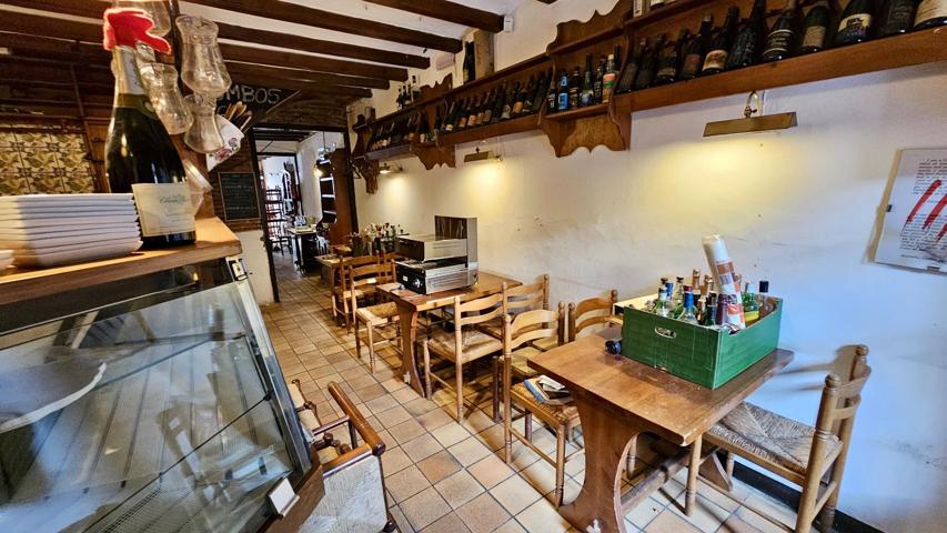 RESTAURANTE ESQUINERO EN ALQUILER CON 191,5m2 DE TERRAZAS EN CALELLA photo 0