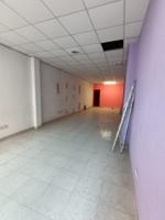 LOCAL DE 100 M2 EN VENTA EN PINEDA DE MAR CON TERRAZA Y POSIBILIDAD DE CAMBIO DE USO photo 0
