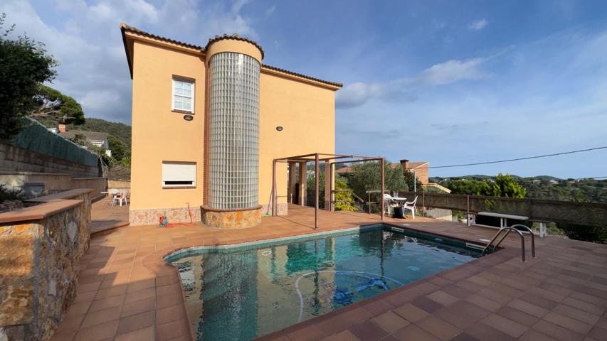 CASA CON PISCINA Y GARAJE EN VENTA EN MAS MORA, TORDERA photo 0