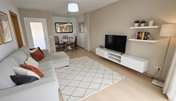 PISO CON PISCINA COMUNITARIA Y PARKING A LA VENTA EN CALELLA — LISTO PARA ENTRAR A VIVIR photo 0