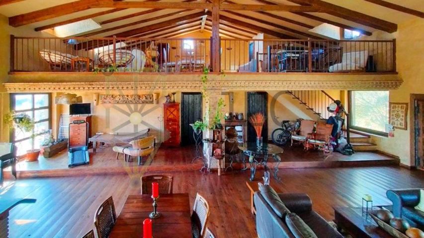 Chalet independiente rústico en las Colinas: dos salones, dos cocinas, chimenea, jardín, etc. photo 0