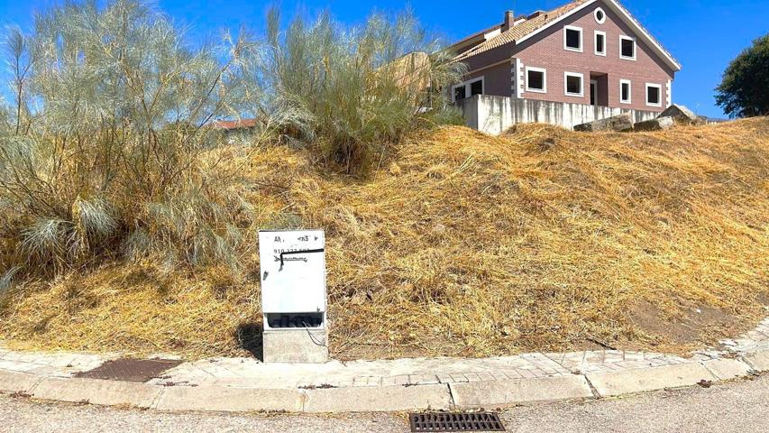 Terreno Urbanizable En venta en Las Rozas, El Vellon photo 0