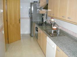 PISO SEMINUEVO EN VENTA CON PARQUING INCLUIDO photo 0