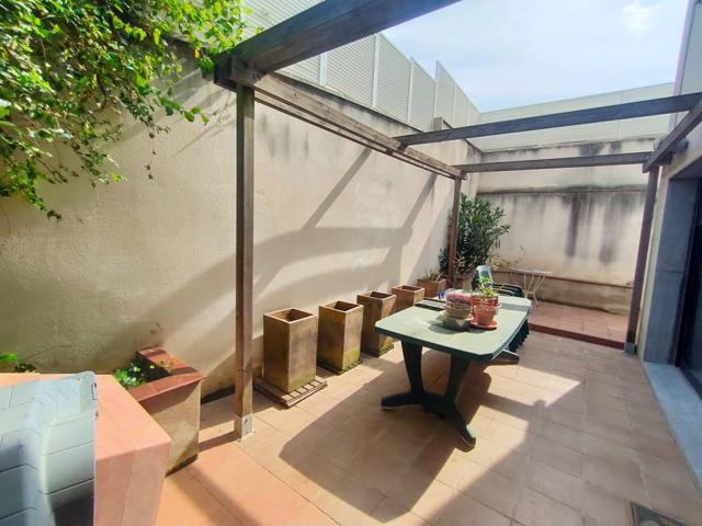 CASA ESQUINERA EN VENTA CON 2 TERRAZAS 90M2-30M2 Y GARAJE 60M2 photo 0