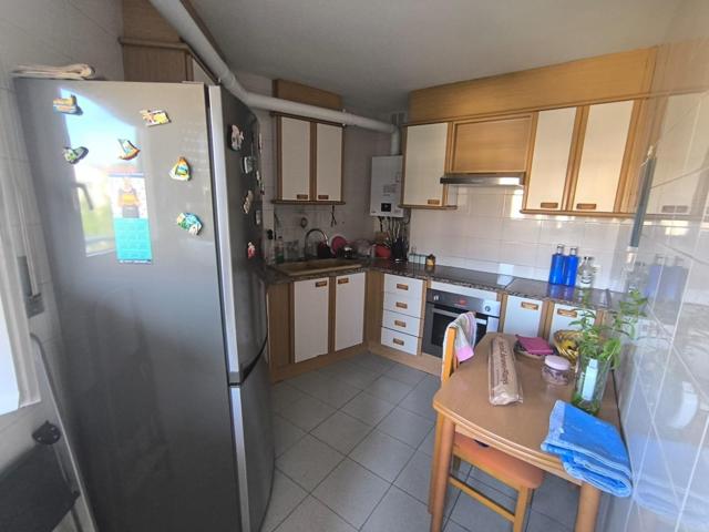 PISO AMUEBLADO EN VENTA CON PARQUING Y TRASTERO photo 0