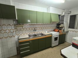 PISO SEMIREFORMADO CON PARQUING EN VENTA photo 0