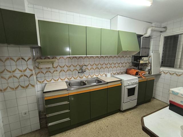 PISO SEMIREFORMADO CON PARQUING EN VENTA photo 0