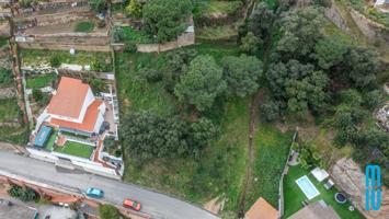 Terreno residencial en urbanización Can Palau con parada de bus cercana photo 0