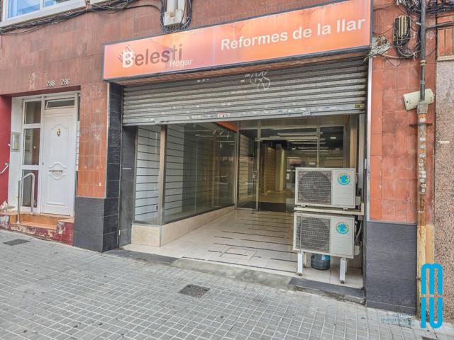 Oficina En venta en Bufala, Badalona photo 0