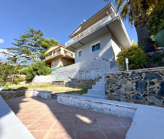 PRECIOSA CASA CON 2 VIVIENDAS EN SANTA SUSANNA ! photo 0